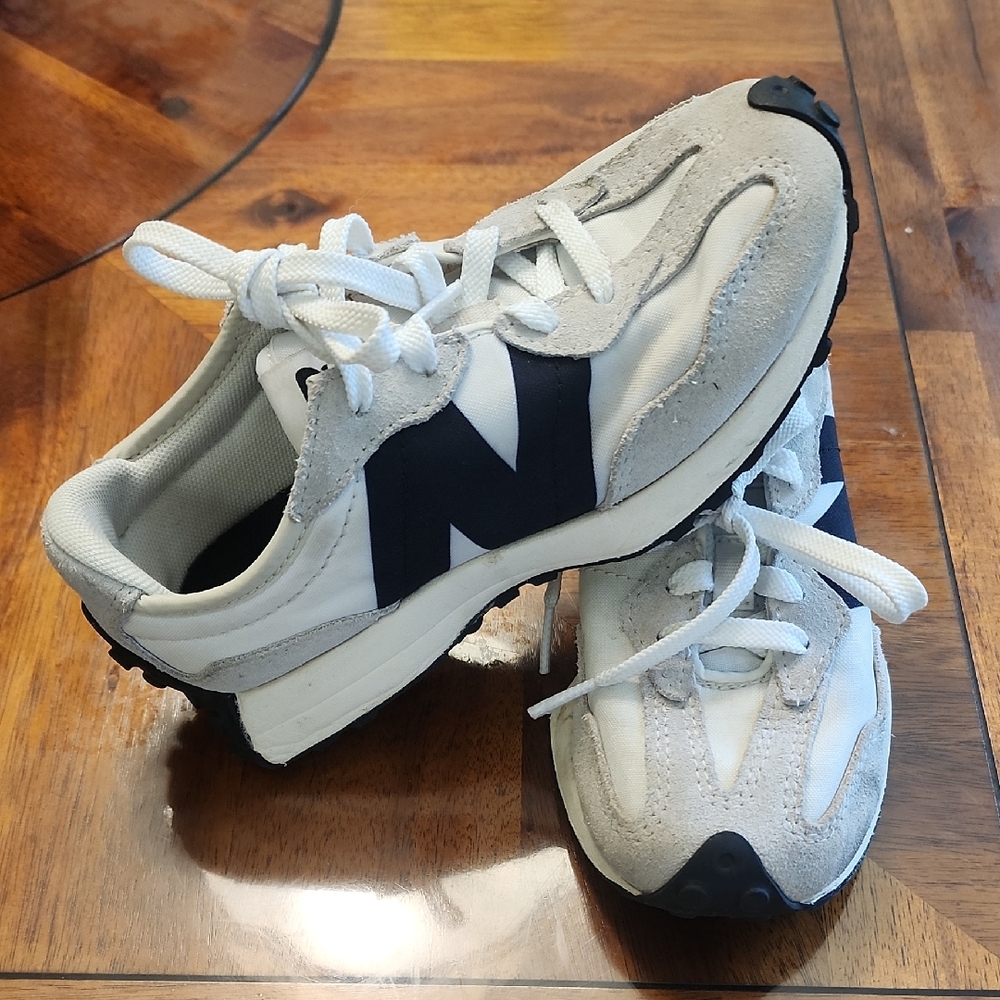 New Balance Little Kids 327, Size 12.5, Cream and Black